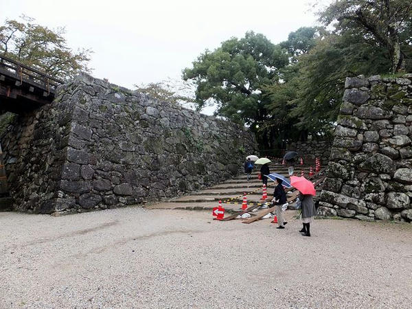 鐘の丸の登り口付近