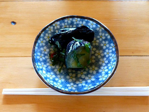 サービスのナスの漬け物