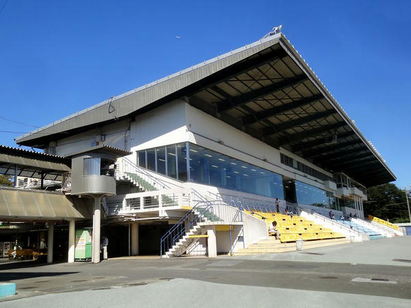 東スタンド