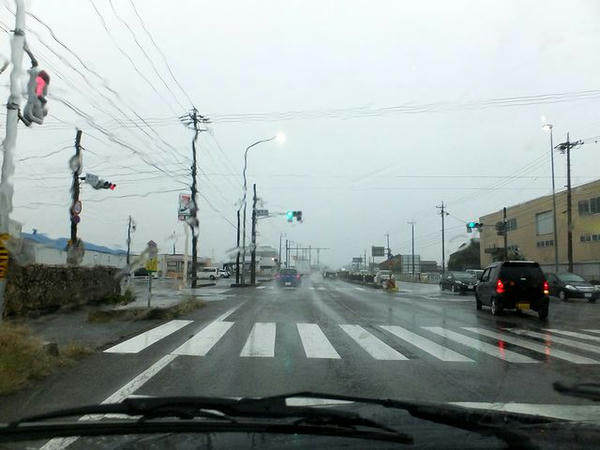 雨の国道41号
