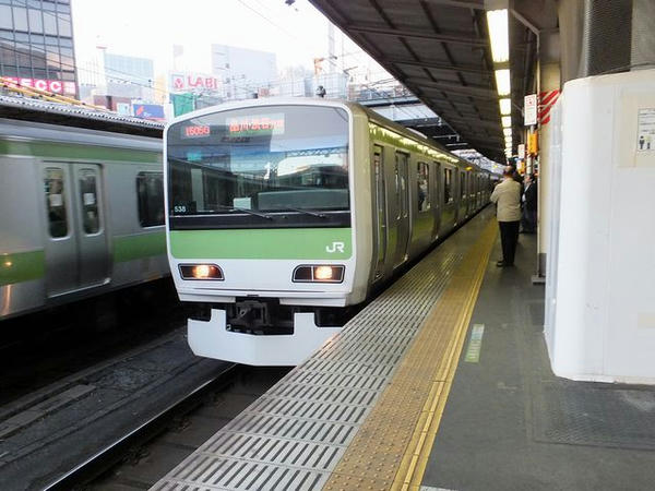 山手線で宿のある大崎へ