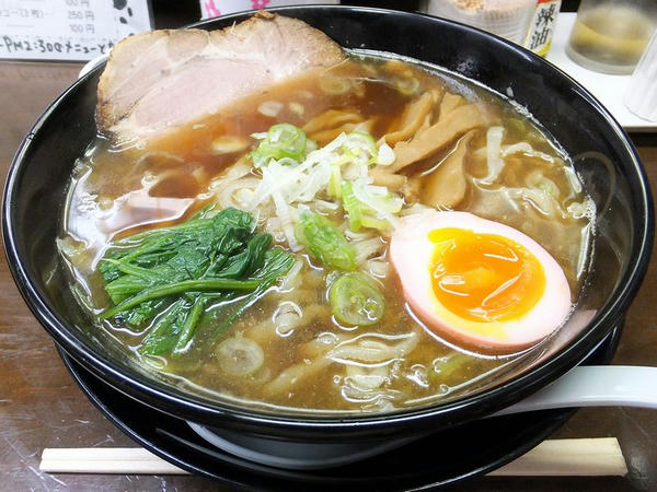 手打ちラーメン（醤油） 680円