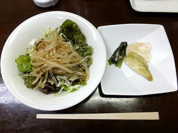 モヤシのサラダと粕漬け （サービス）