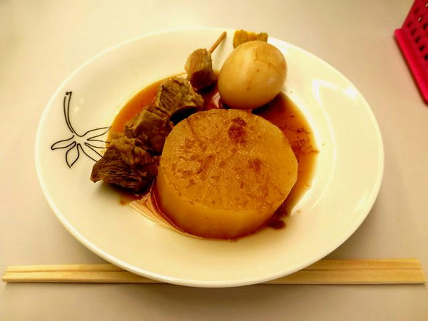 姫路おでん すじ 150円、玉子 100円、大根 100円