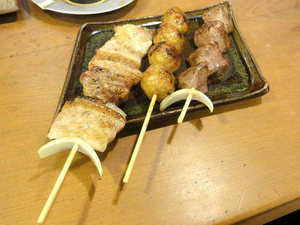 豚バラ 140円 と つくね 140円 と 砂ズリ 110円
