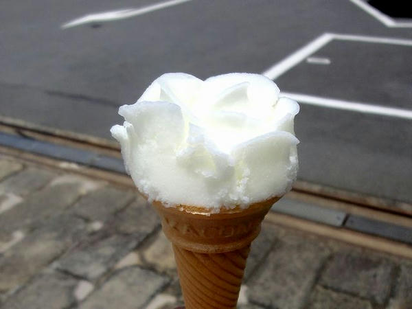 チリンチリンアイス 100円