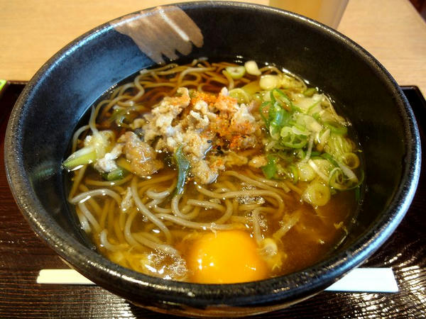 上州麦豚肉そば 520円 ＋ 生卵 50円