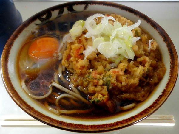 天玉そば 400円 （食券上は 天ぷらそば 350円 ＋ 玉子 50円）