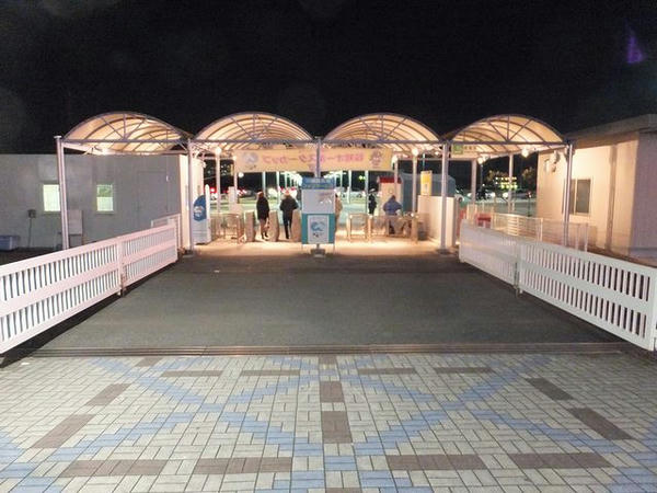 馬場内入場門から退場
