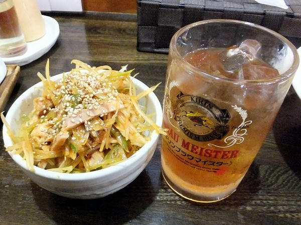 ガリバタランチ 870円 のネギチャーシュー丼とウーロン茶