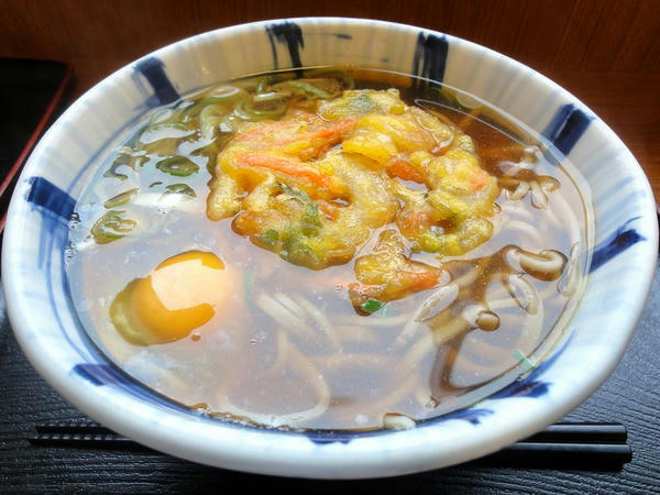 野菜かき揚げの天玉そば 440円