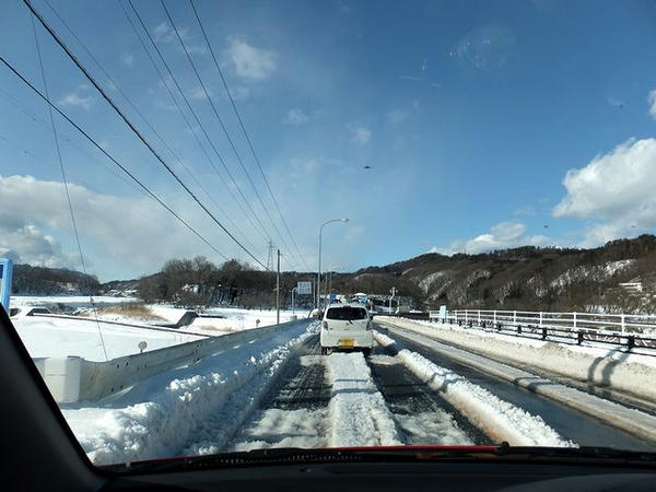 午後2時25分頃の国道20号（北杜市）
