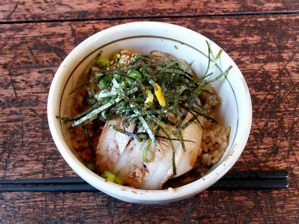 本日のごはん（屋台風まぜごはん） 200円