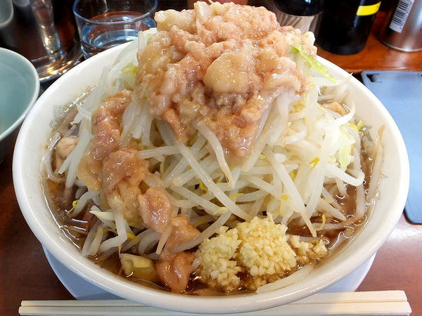 ラーメン中盛（無料トッピング全増し） 730円