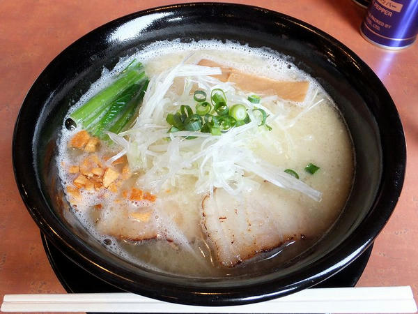 鶏白湯塩らあめん 788円