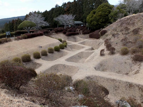 西櫓北側の堀