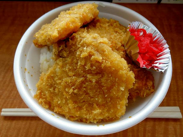 かつ丼 550円