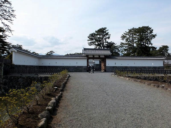 馬出門