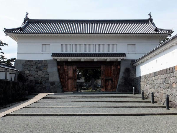 銅門