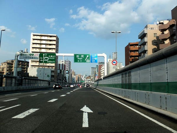 首都高速池尻出口から一般道へ