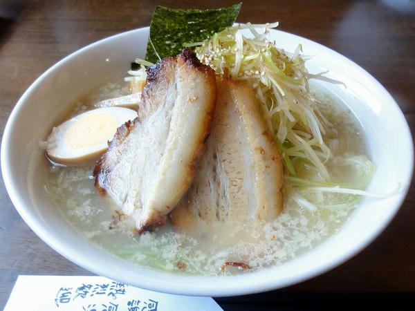 コク旨塩ラーメン 650円 ＋ 黒ネギ 110円 ＋ 背脂 25円