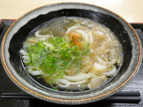 かすうどん 550円