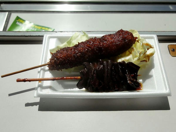 串かつ 100円 と とんちゃん 100円
