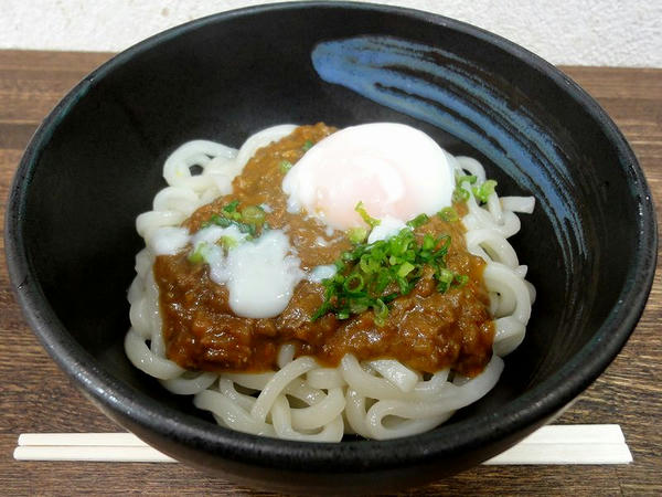 汁なしカレーうどん温玉のせ 600円