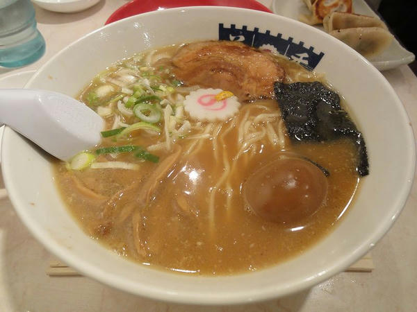 バカうまラーメン（中） 720円