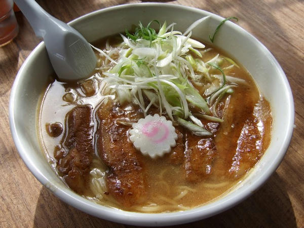ネギトロチャーシュー麺 930円