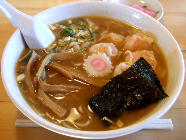 エビワンタン麺 880円