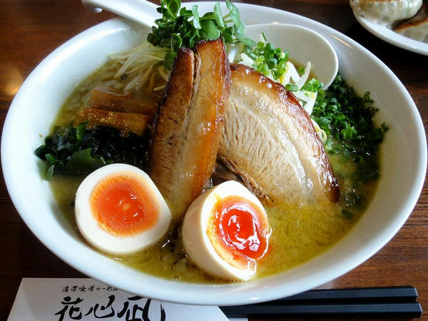 花心凪（か・こ・な）ラーメン 800円
