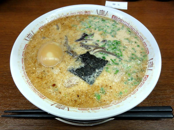 豚骨醤油味玉ラーメン 600円
