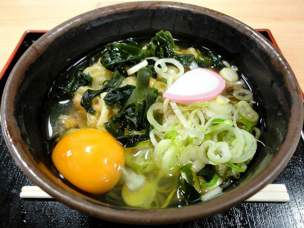 かき揚げそば 520円 ＋ 生たまご 60円
