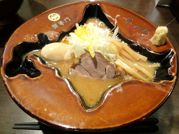 極上渡り蟹の味噌ラーメン味玉入り 950円