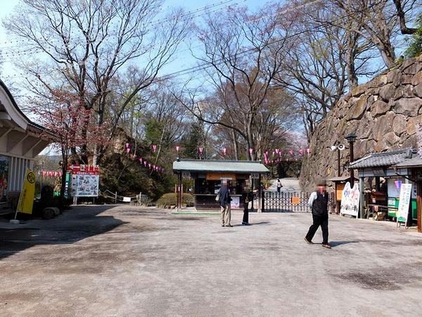 小諸城趾懐古園料金所付近