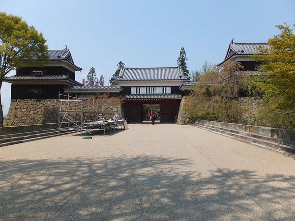 南櫓・北櫓と櫓門
