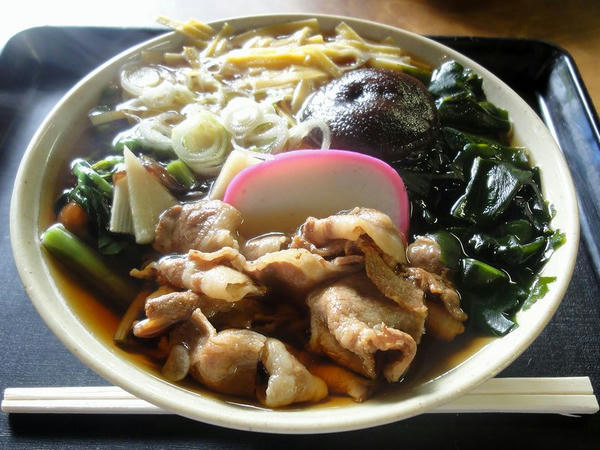 靖国そば 850円