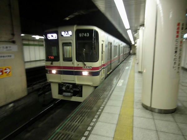 九段下駅から都営新宿線に乗車