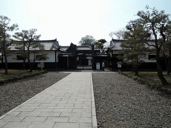 真田邸表門付近
