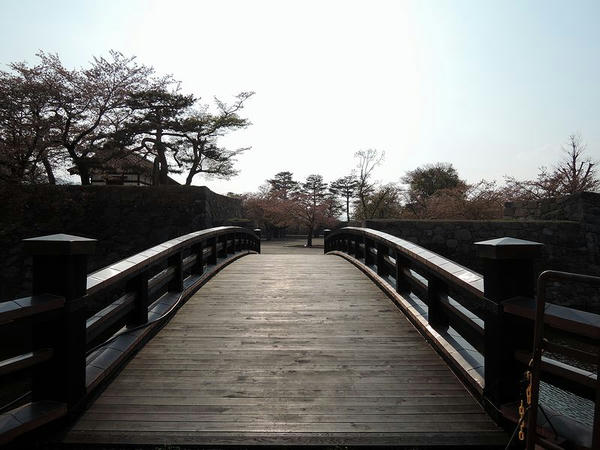 東不明門