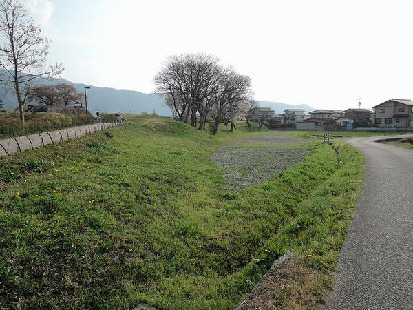 北理門付近の百間堀跡