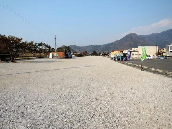 松代城跡付近の踏切跡から旧駅構内