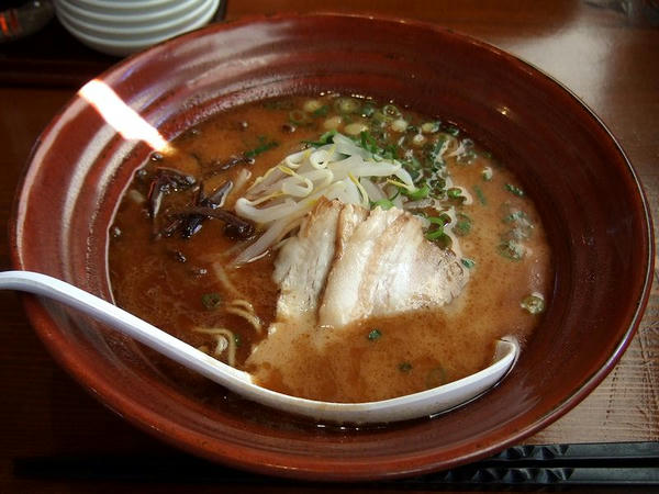 鰹（九州中細麺・ふつう） 800円