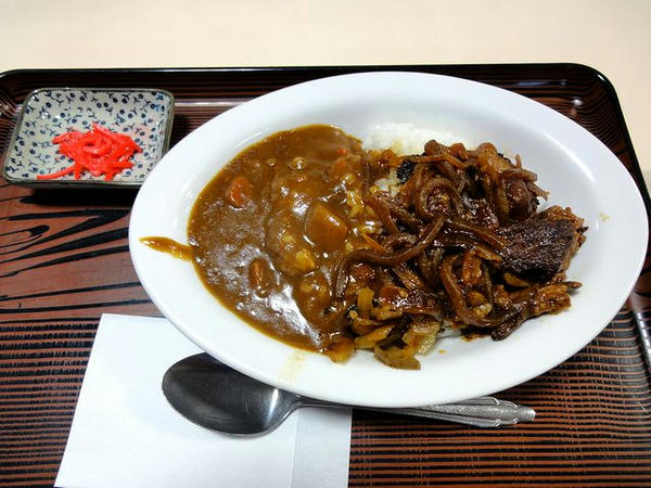 牛すじ・カレーあいもり 680円