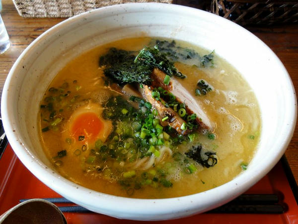 岩のり塩らーめん 750円