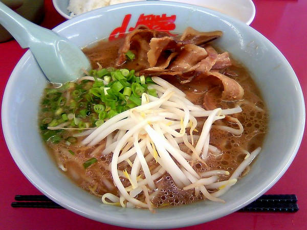 山岡家やみつき！豚玉ラーメン肉ダブル半ライスセット 1,080円 のラーメン本体