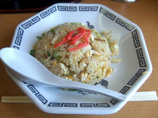 チャーハン定食（ラーメン並に変更） 930円 のチャーハン（半）