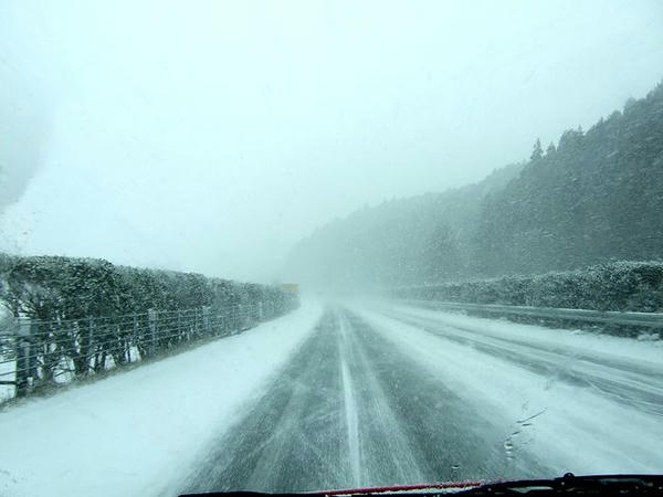 雪の東北道