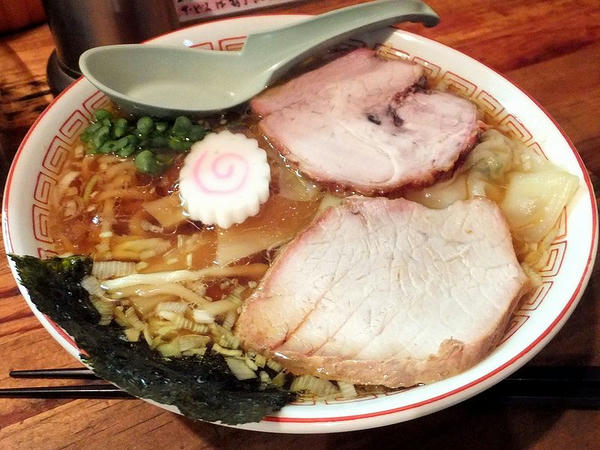 ワンタンメン 850円